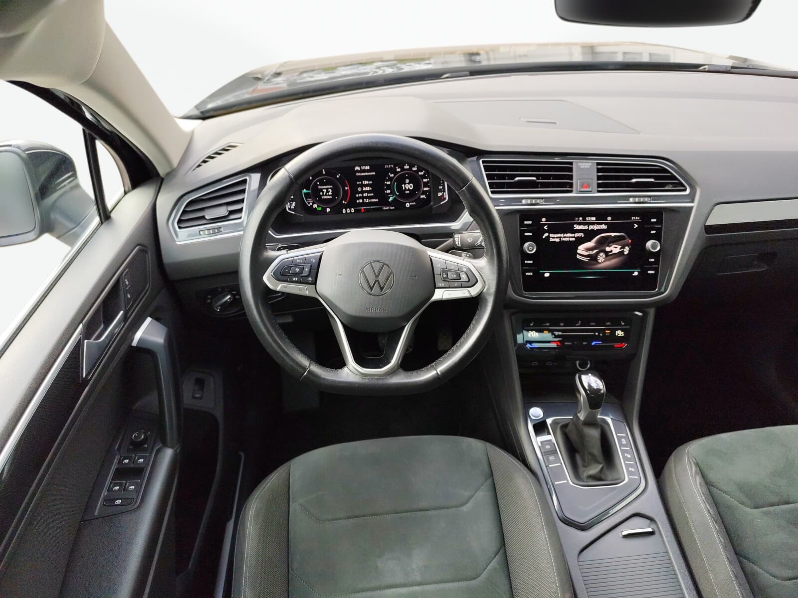 Audi A8 - zdjęcie 18