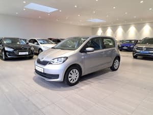 Hyundai Elantra - miniatura 1