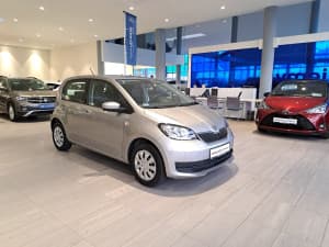 Hyundai Elantra - miniatura 5