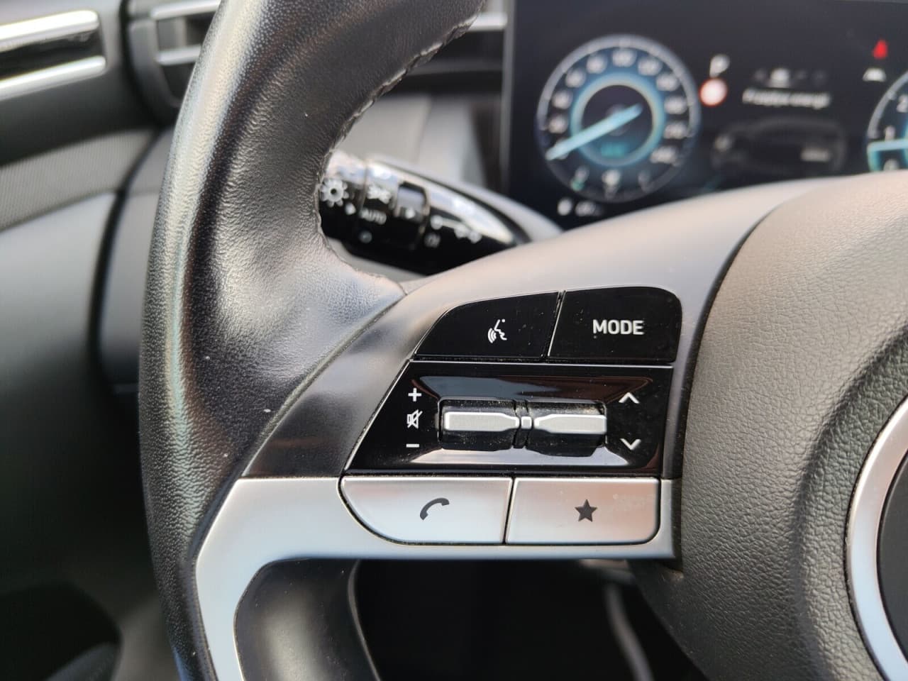 Hyundai Tucson - zdjęcie 18